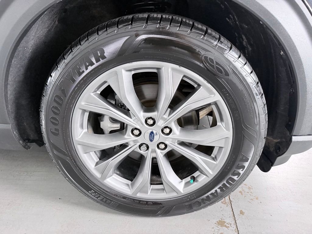 Used 2022 Black Ford Limited image 4