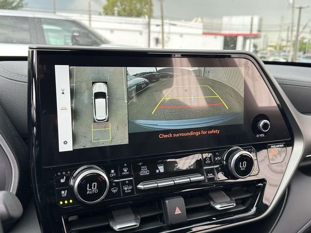 Used 2024  Toyota Limited image 20