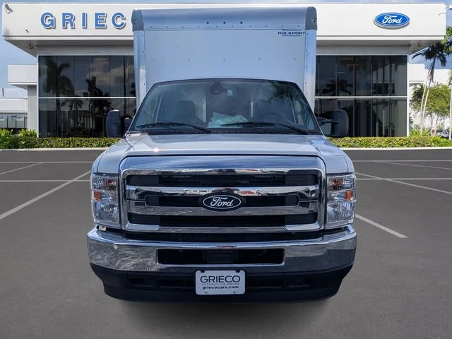 New 2026 Oxford White Ford E-350 SRW image 15