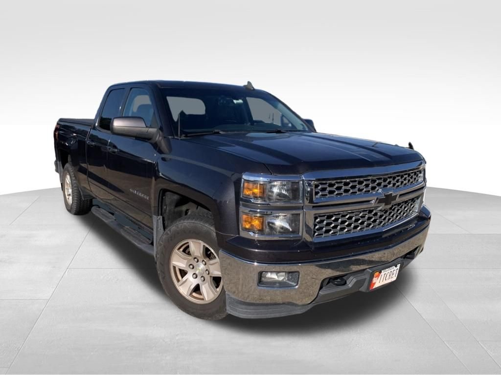 Used 2015 Gray Chevrolet LT image 9