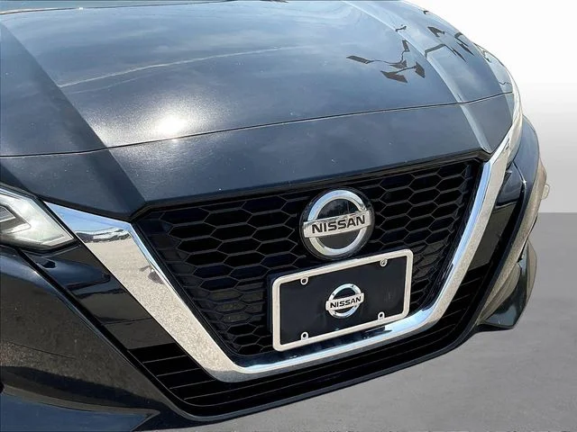 Used 2019 Black Nissan 2.5 SL image 35