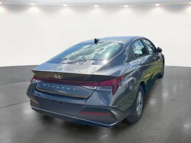 Used 2024 Gray Hyundai SE image 15