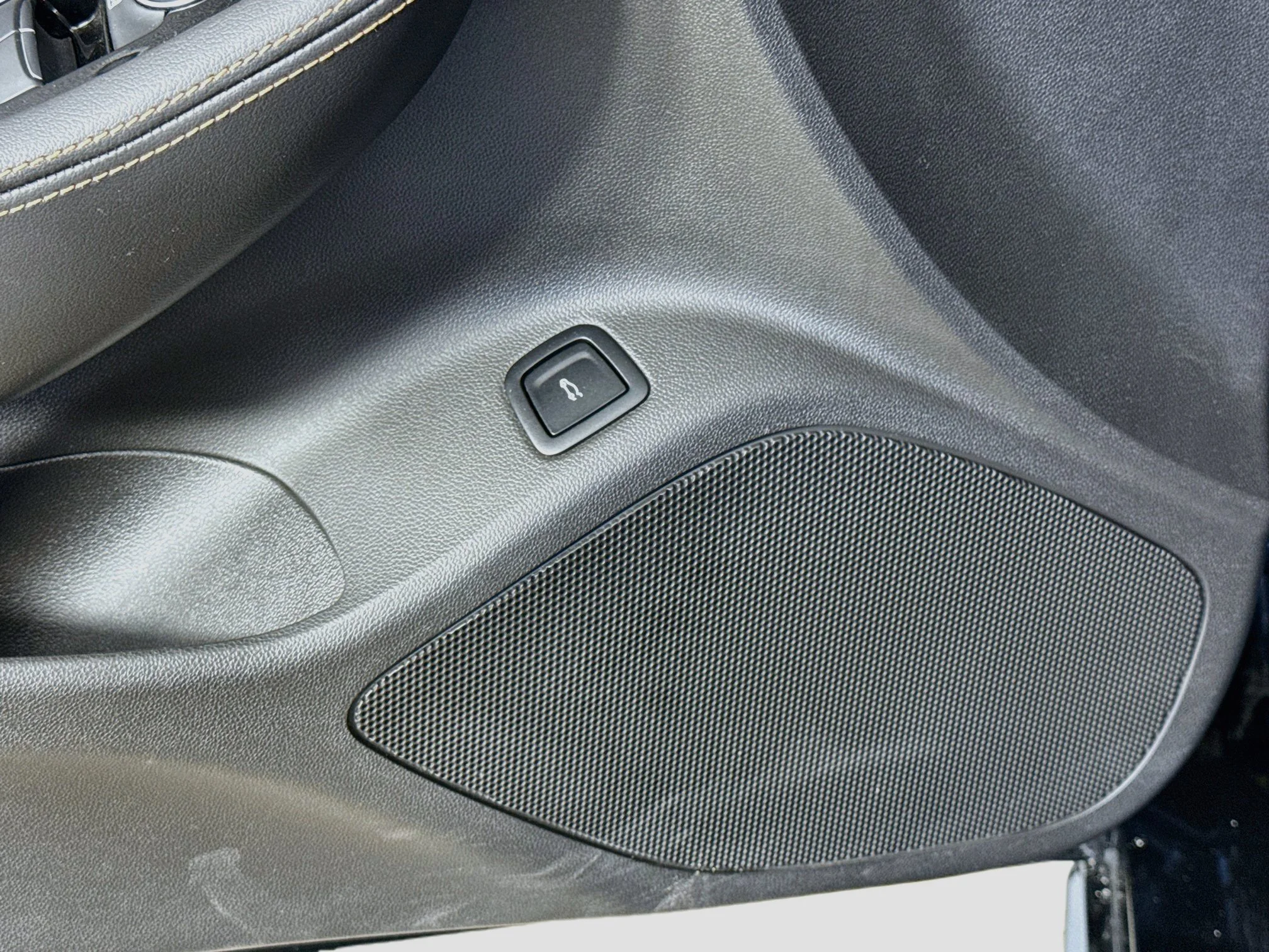 Used 2022 BLACK RAVEN Cadillac Sport image 20