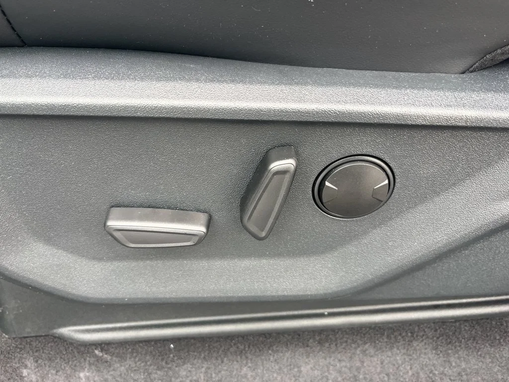 New 2025 Oxford White Ford Tremor® image 15