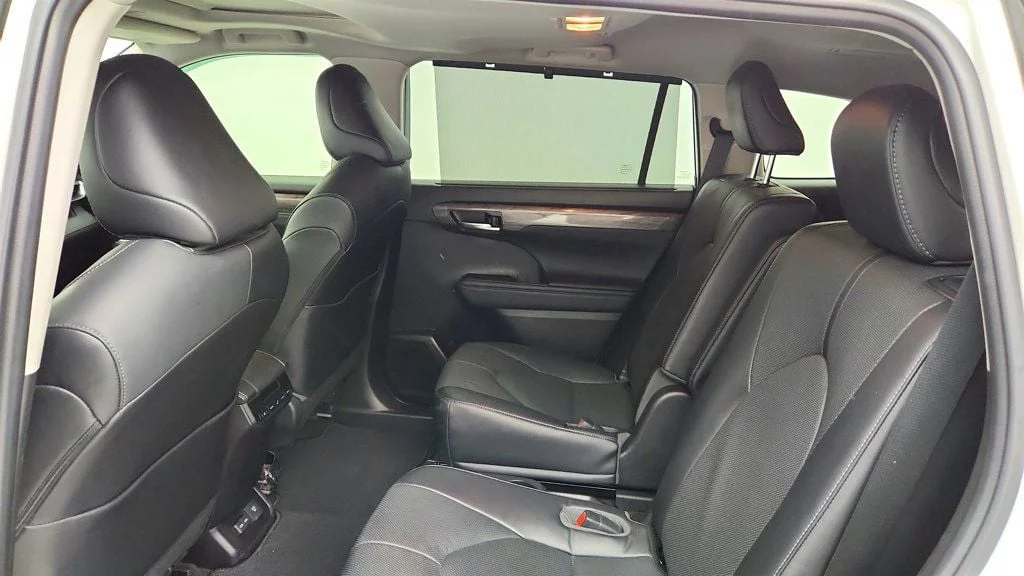 Used 2023 Wind Chill Pearl Toyota Limited-L4T AWD image 21