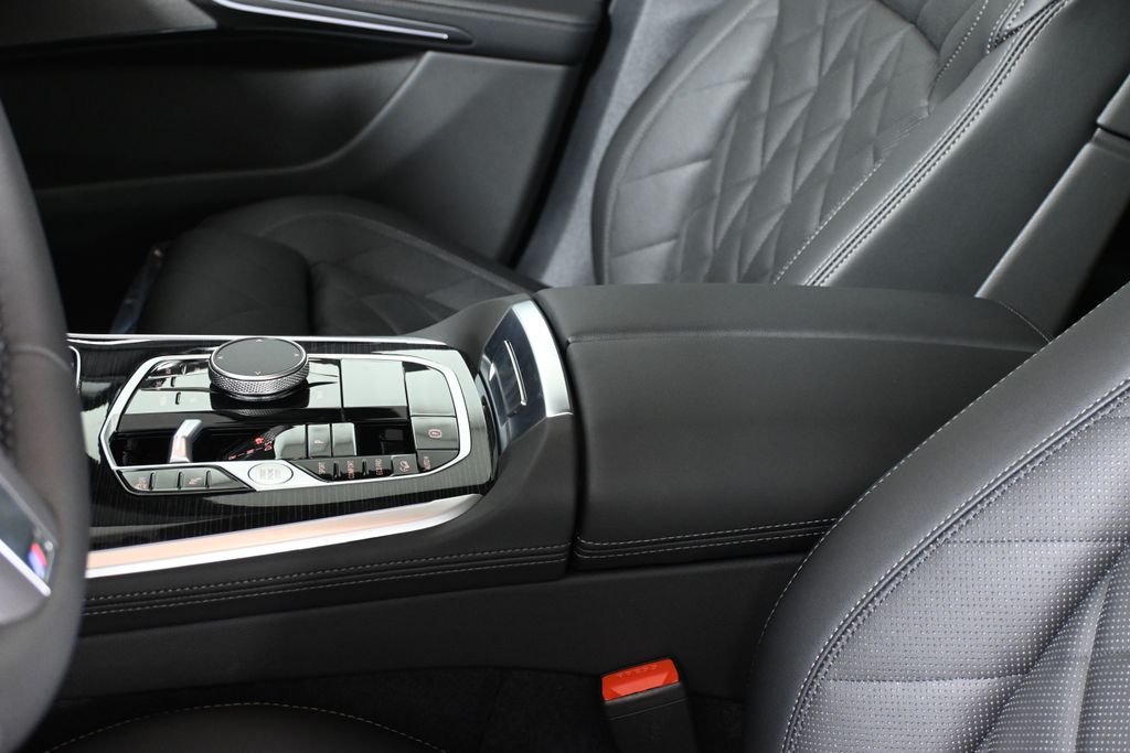 New 2026 Black Sapphire Metallic BMW xDrive40i image 25