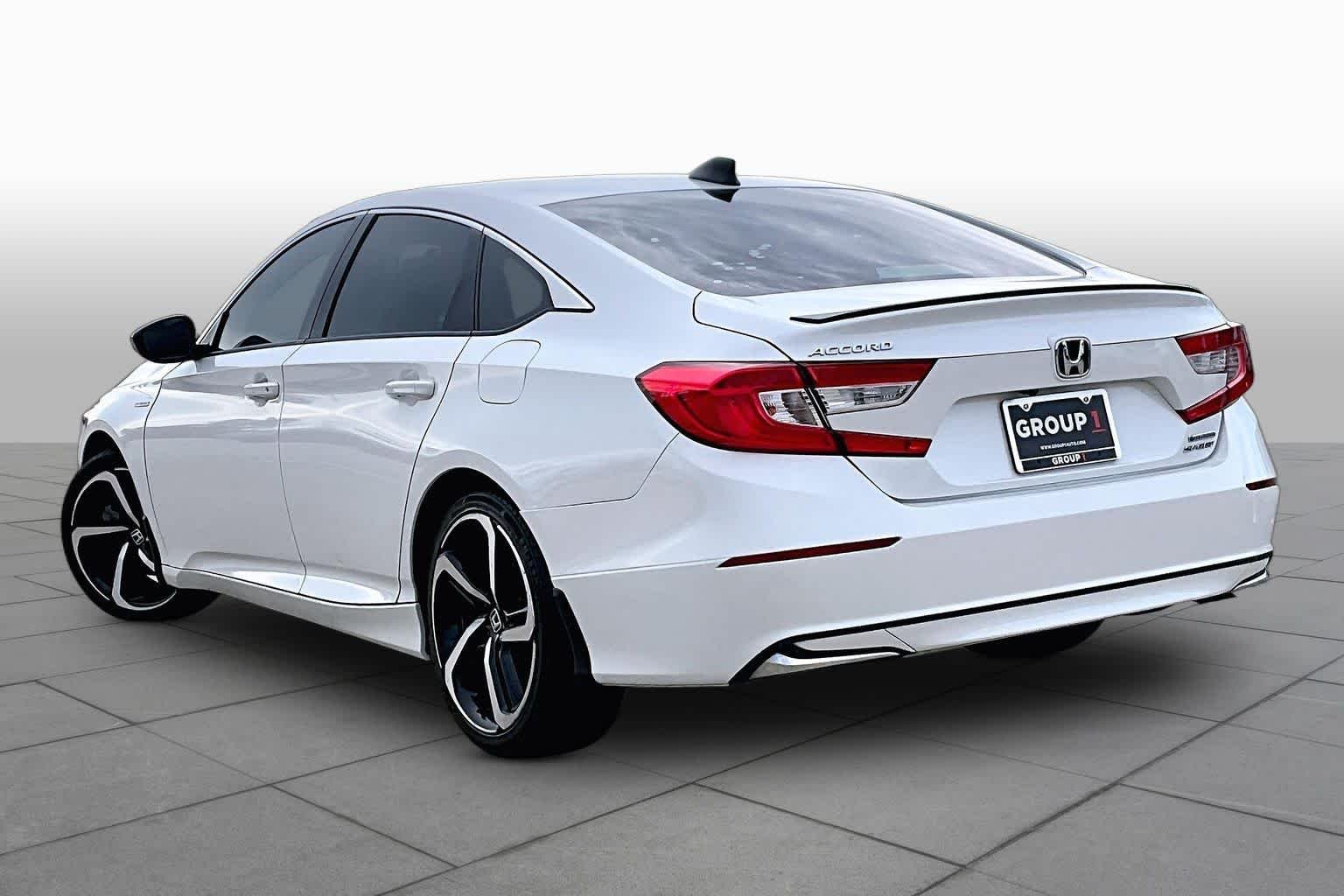 Used 2022 Platinum White Pearl Honda Sport image 10