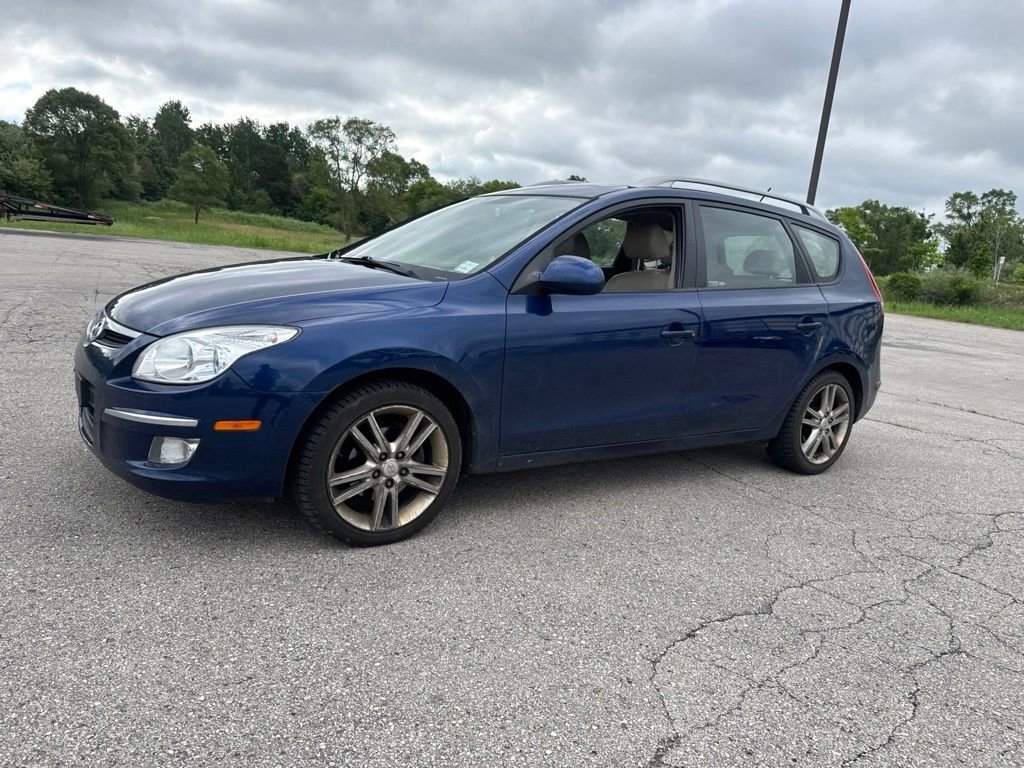 Used 2012  Hyundai SE image 4