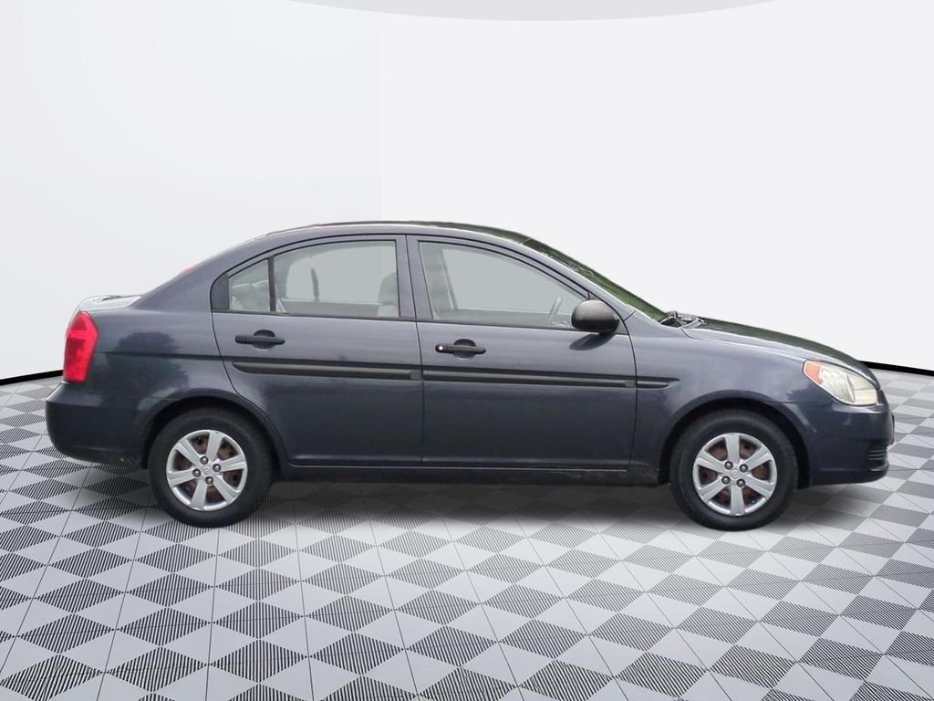 2009 Hyundai Accent GLS - Photo 7
