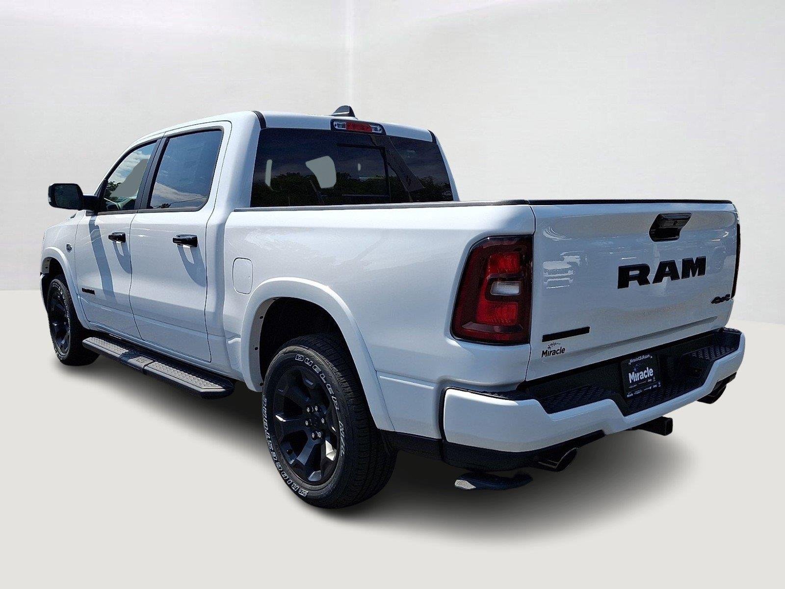 New 2026 Bright White Clear-Coat Exterior Paint RAM Big Horn image 4