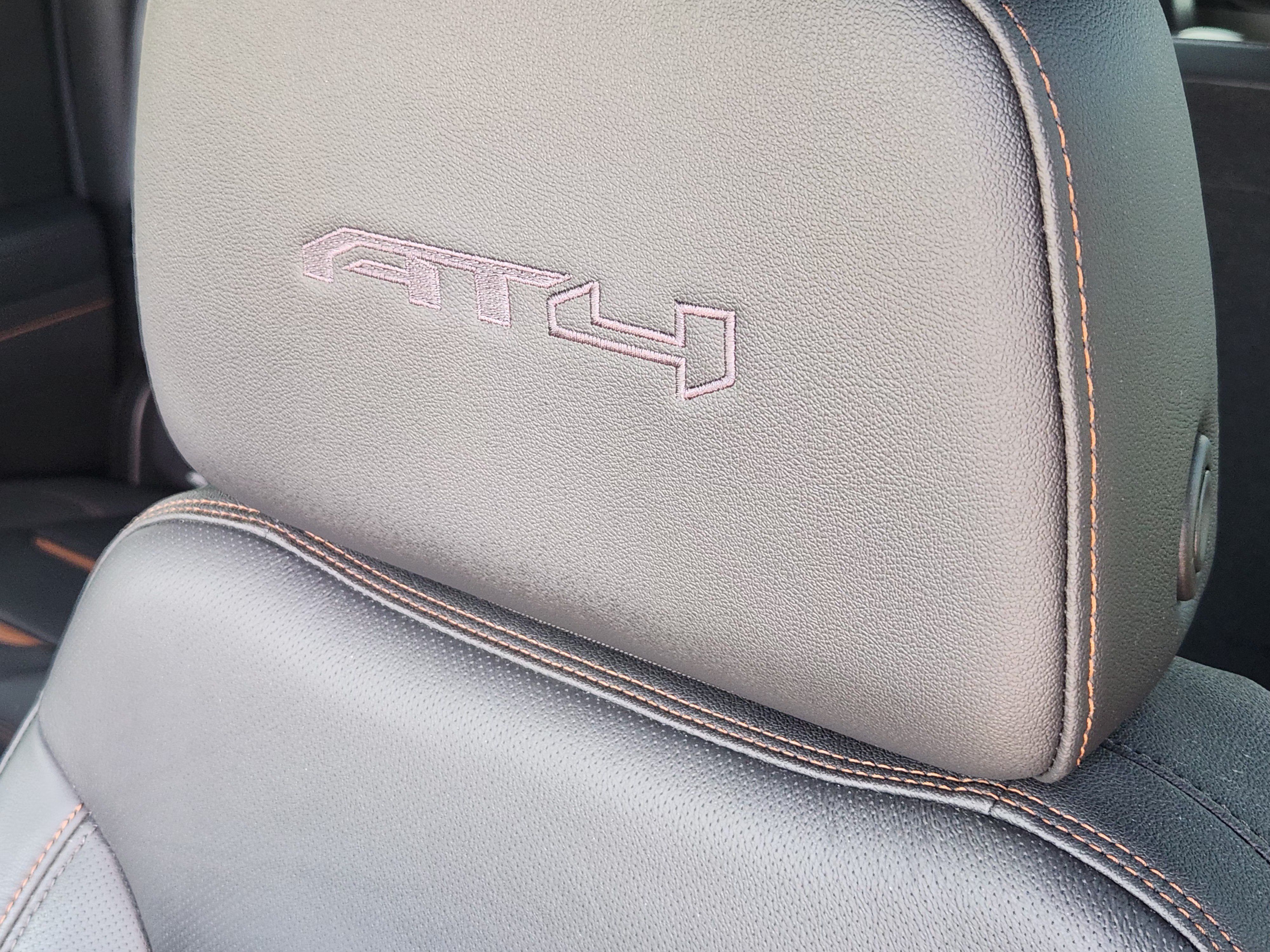 Used 2025 Summit White GMC AT4 image 15