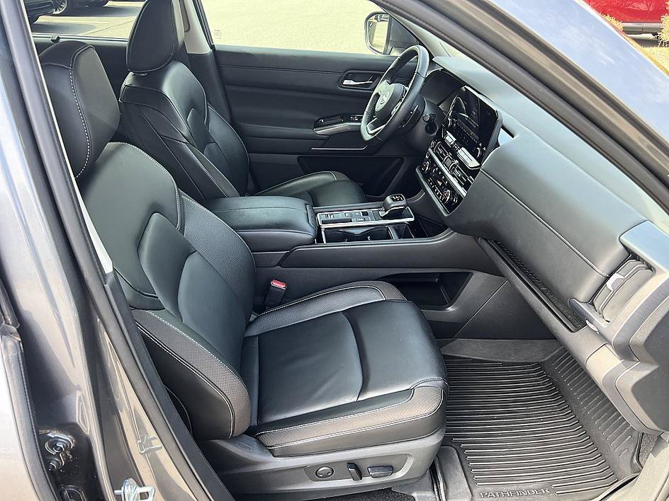 Used 2024 Gun Metallic Nissan SL image 17