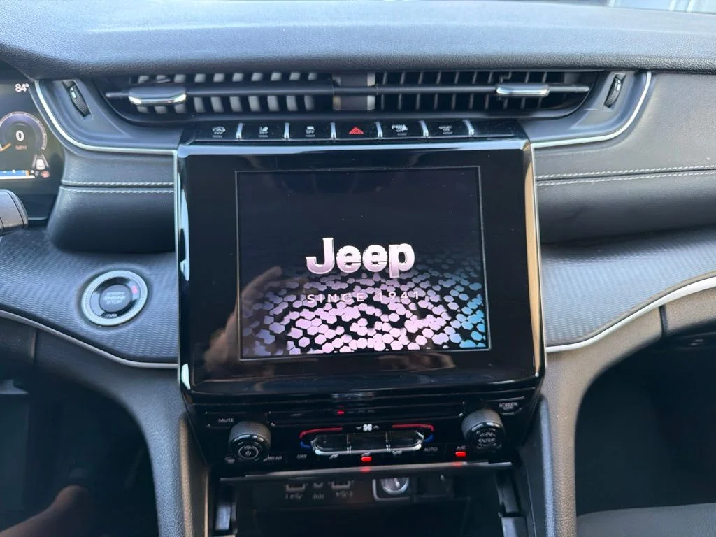 Used 2024 Gray Jeep Laredo image 14