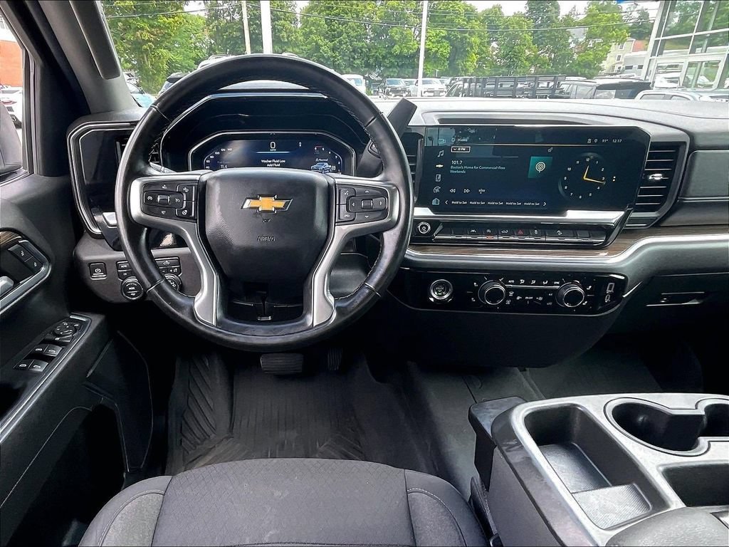 Used 2023 SUMMIT WHITE Chevrolet LT image 17
