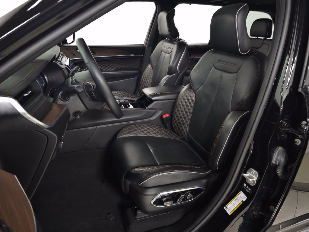 Used 2022 Black Jeep Summit image 18
