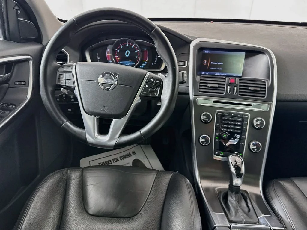 Used 2014 Silver Volvo  image 27