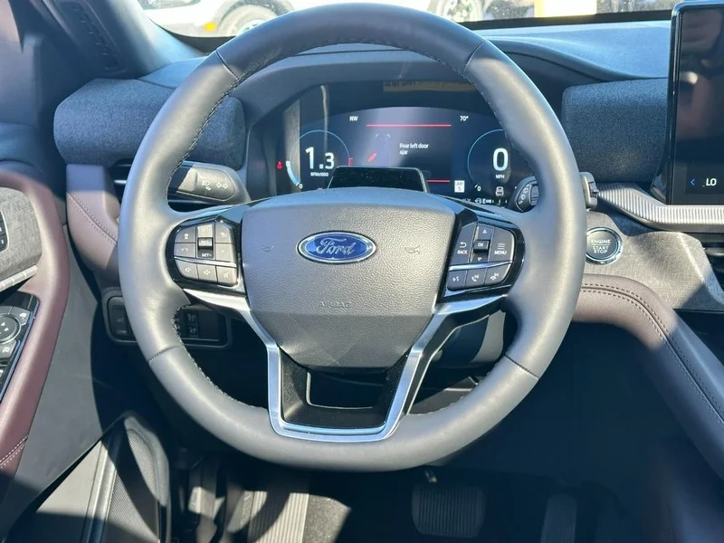 New 2026 Star White Metallic Tri-Coat Ford Platinum 4WD image 9