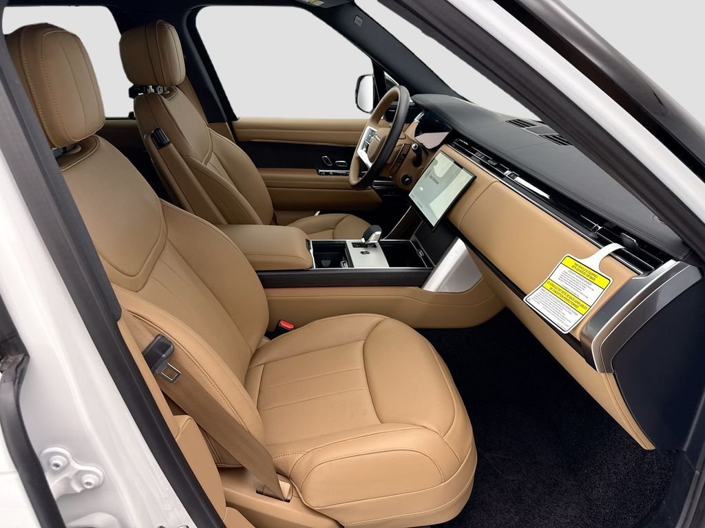 New 2026 Fuji White LAND ROVER SE 7 Seats image 19