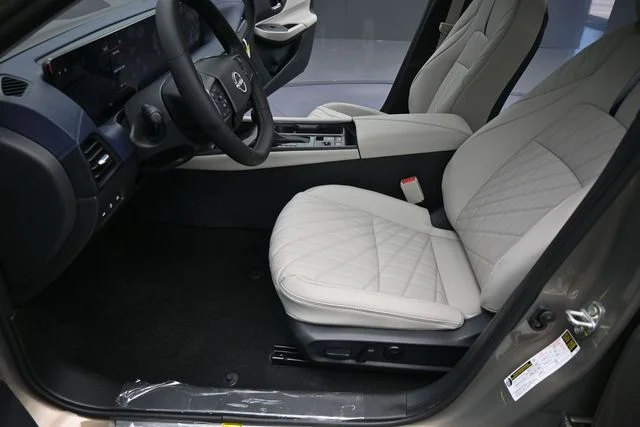 New 2026 Brown Nissan SL image 30