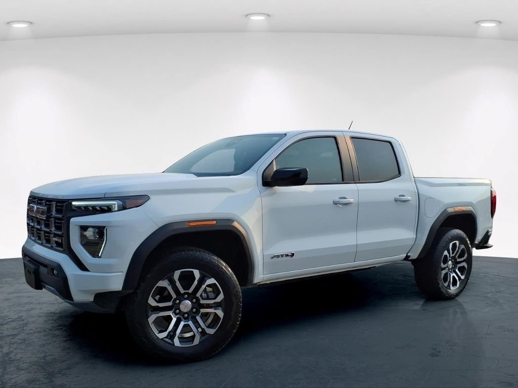 Used 2023 White GMC AT4 image 2