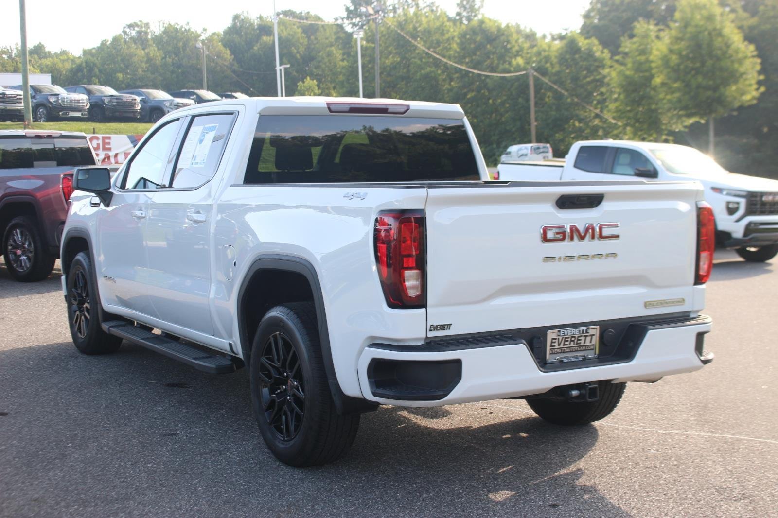 Used 2024 Summit White GMC Elevation image 5
