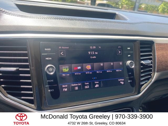 Used 2019 Silver Volkswagen SEL Premium image 16