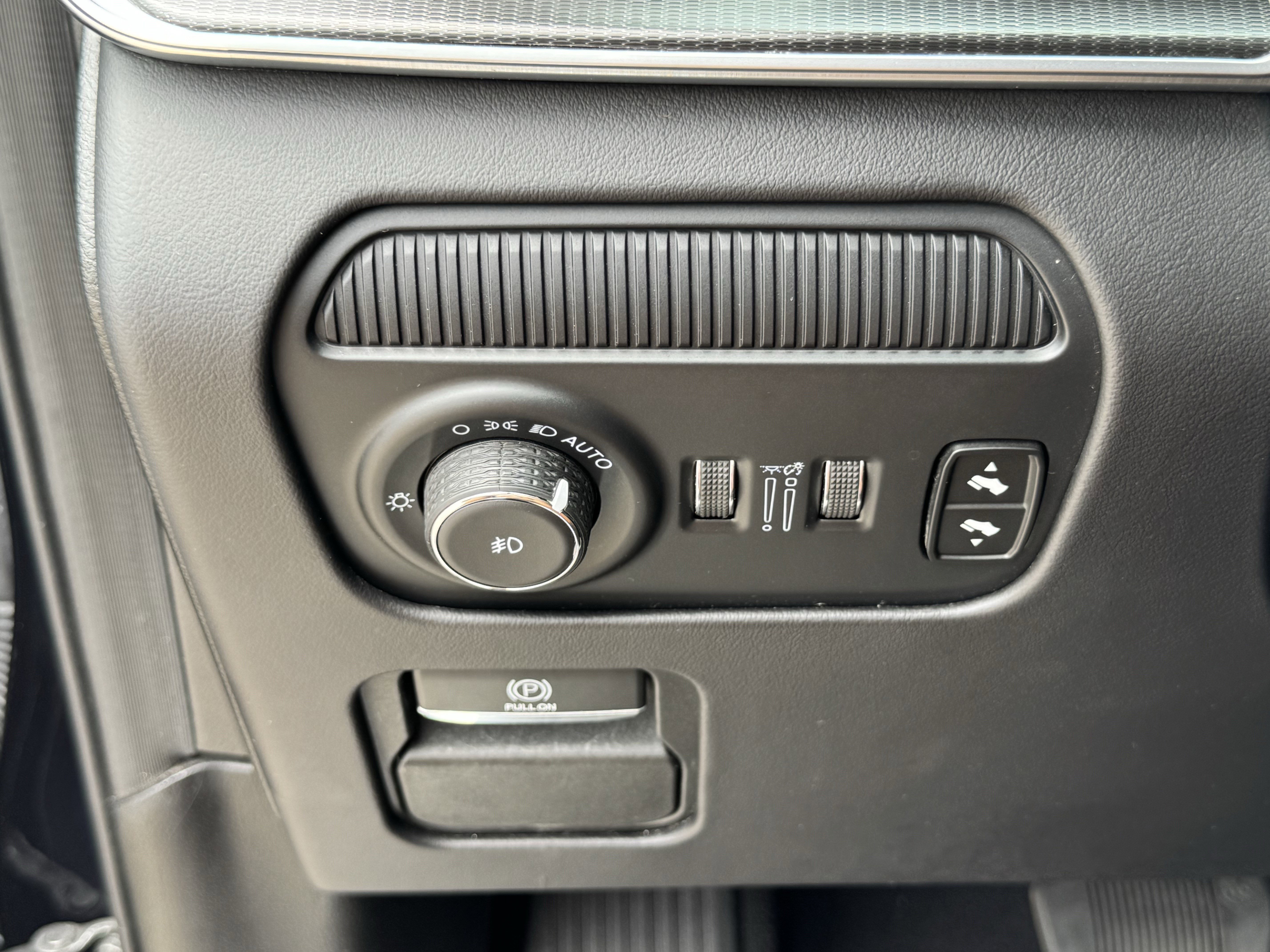 Used 2024 Midnight Sky Jeep Series II image 25