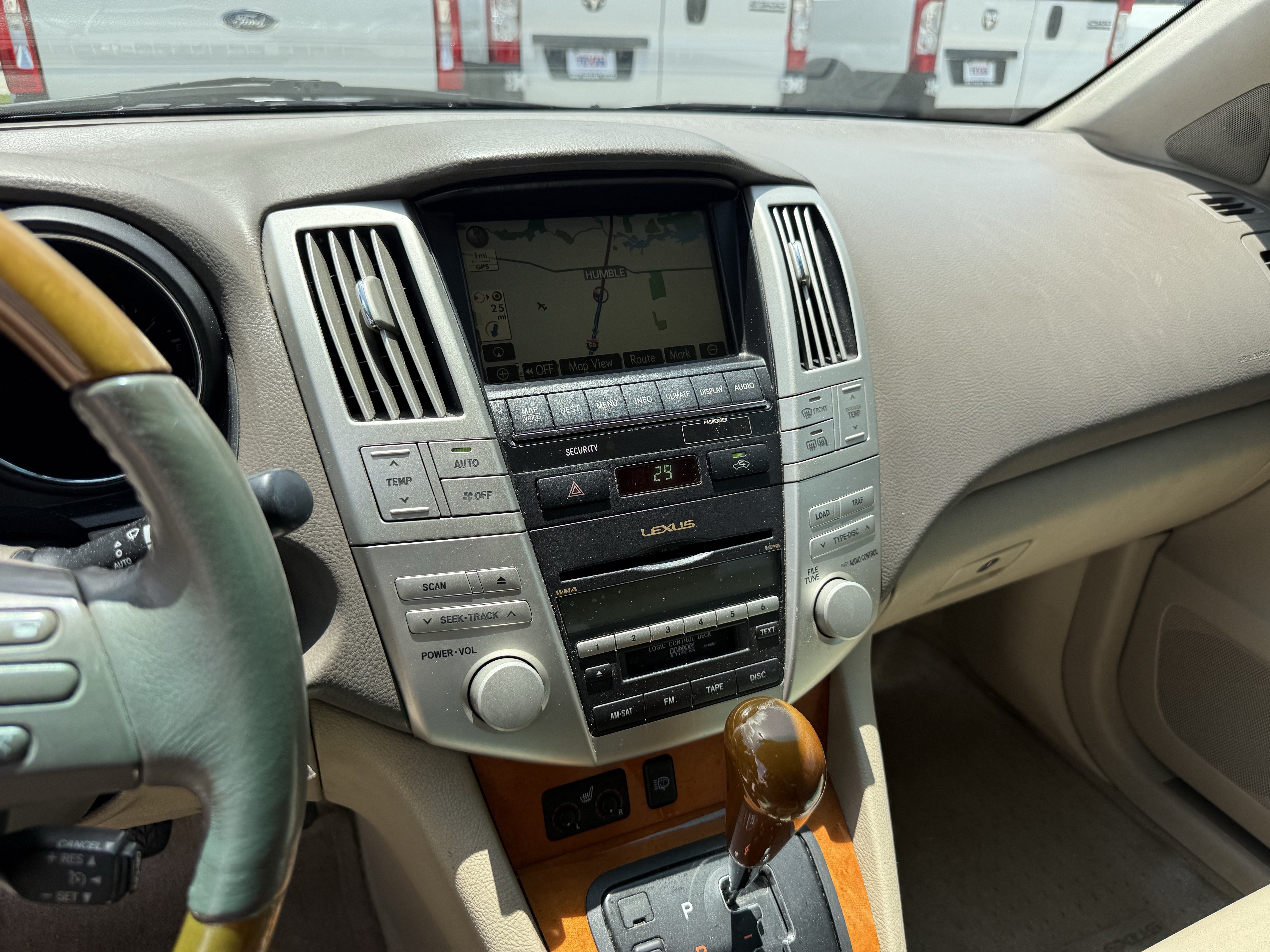Used 2008 White Lexus  image 18