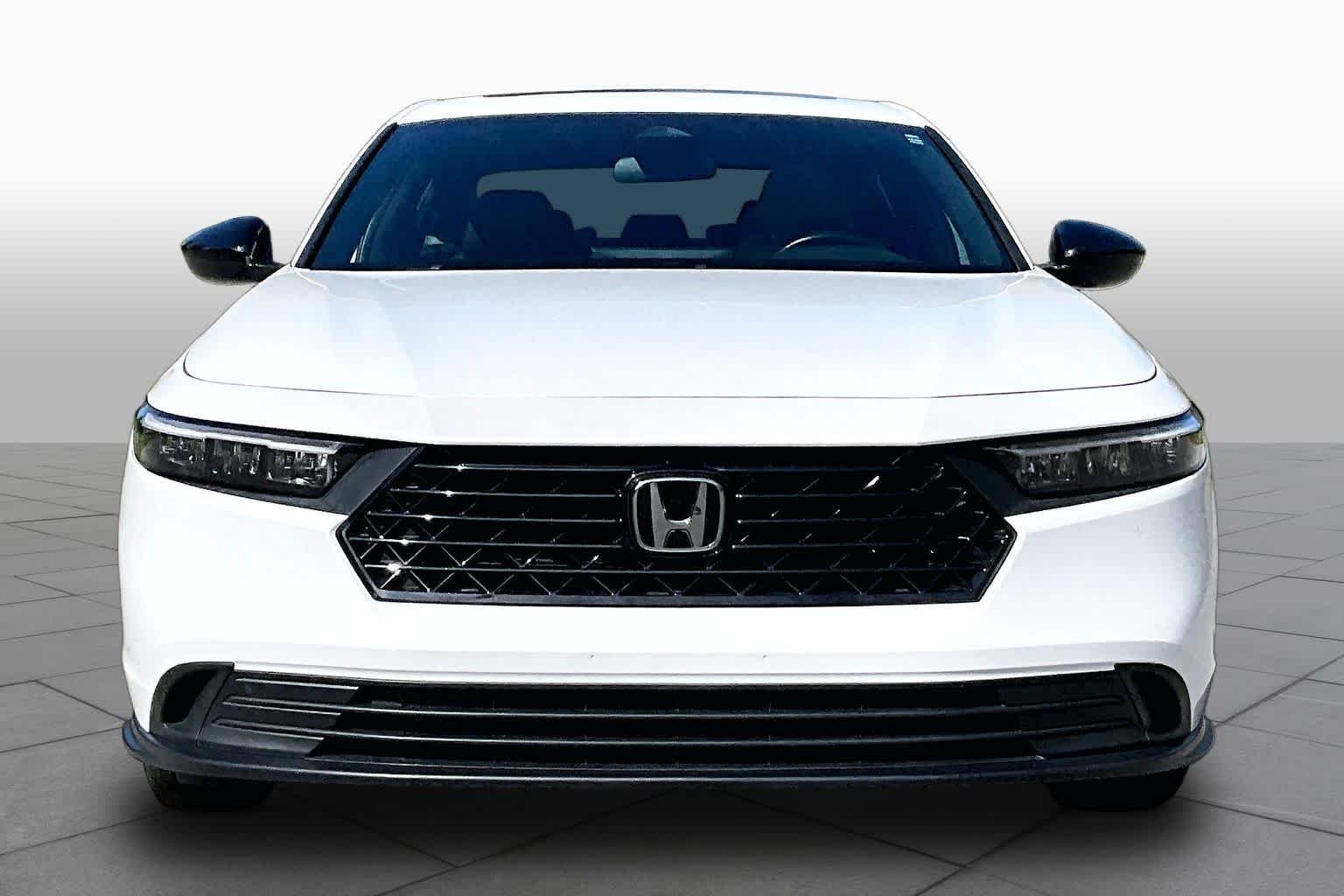 Used 2024 Platinum White Pearl Honda Sport image 4