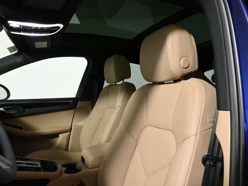 Certified Used 2025 Blue Porsche  image 16