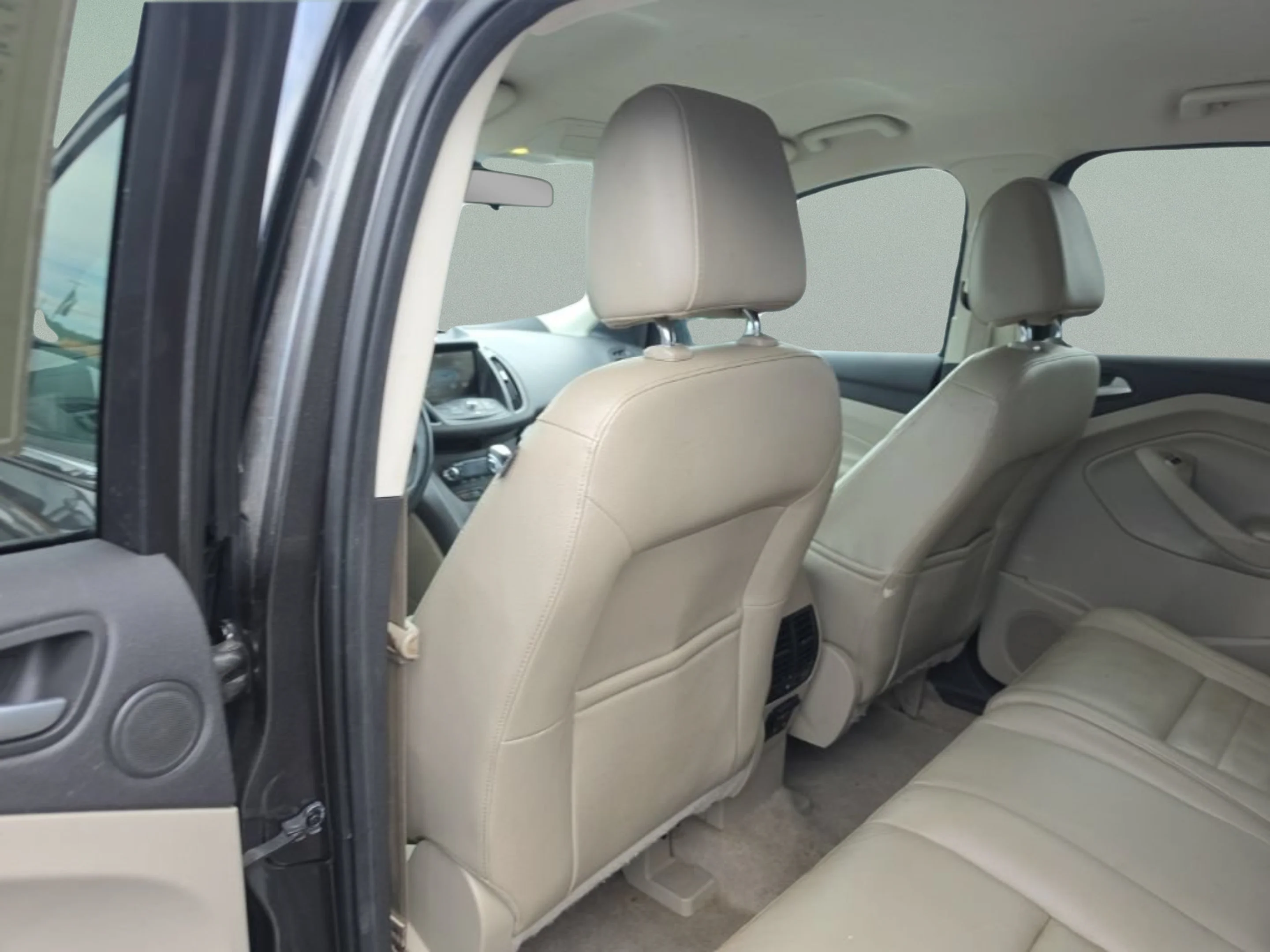 Used 2015 Gray Ford SE image 29