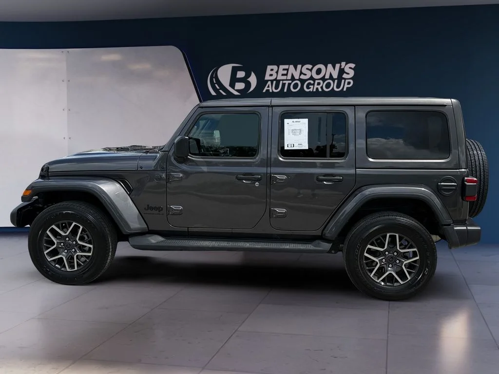 Used 2026 Gray Jeep Sahara image 2
