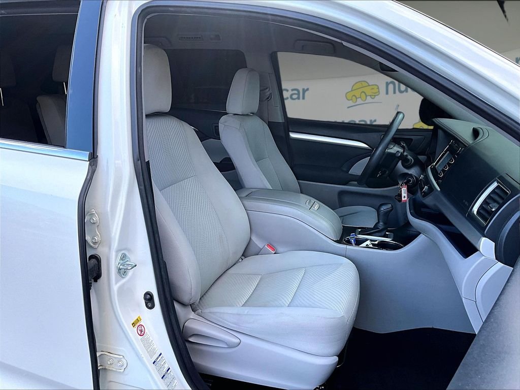 Used 2017 Blizzard Pearl Toyota LE image 11