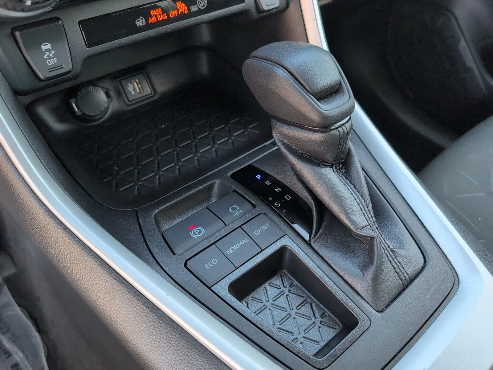 Used 2024 Magnetic Gray Metallic Toyota XLE image 19