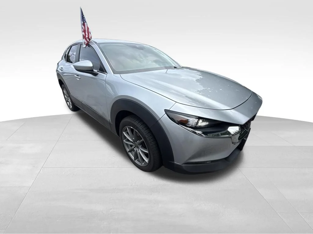 Used 2021 Silver Mazda Preferred image 9