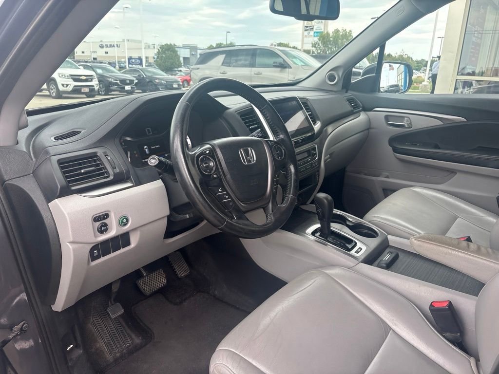 Used 2016 Gray Honda EX-L image 10
