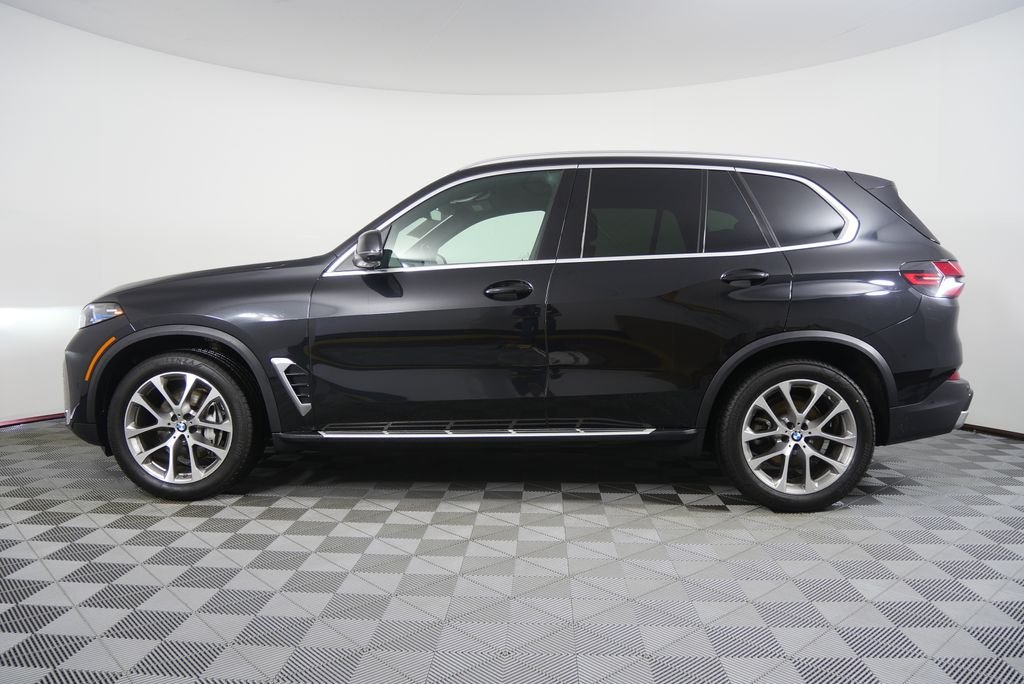 Used 2024 Black Sapphire Metallic BMW xDrive40i image 6