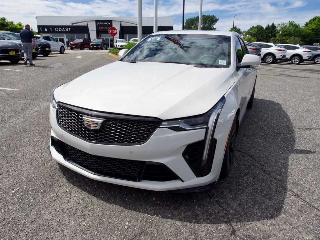 2022 Cadillac CT4 V-Series Blackwing's photo