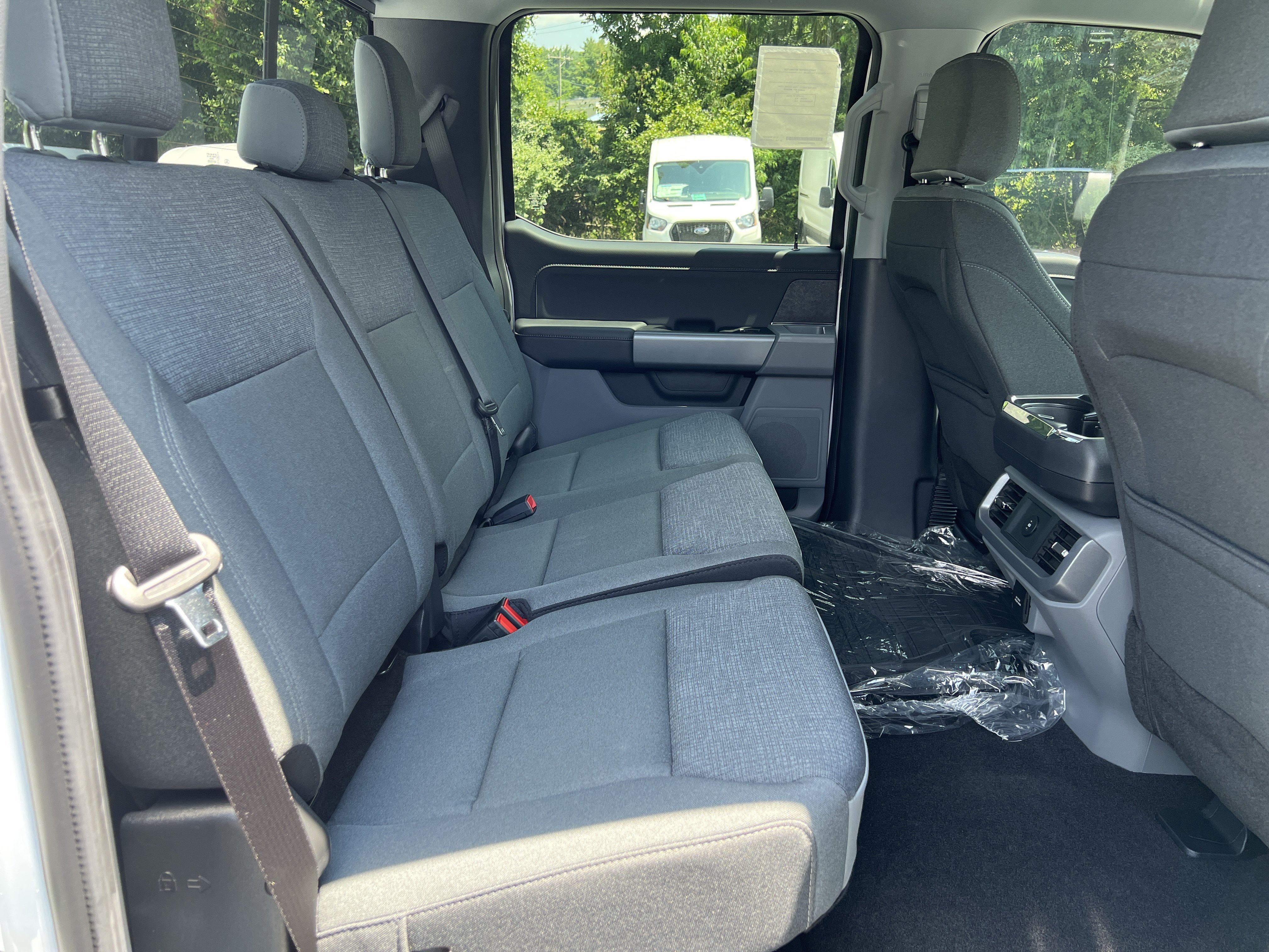 New 2026 Oxford White Ford XLT image 22