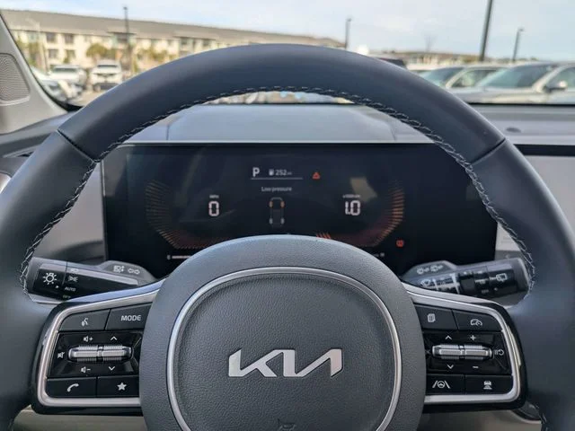 2025 Kia Sorento S - Photo 32