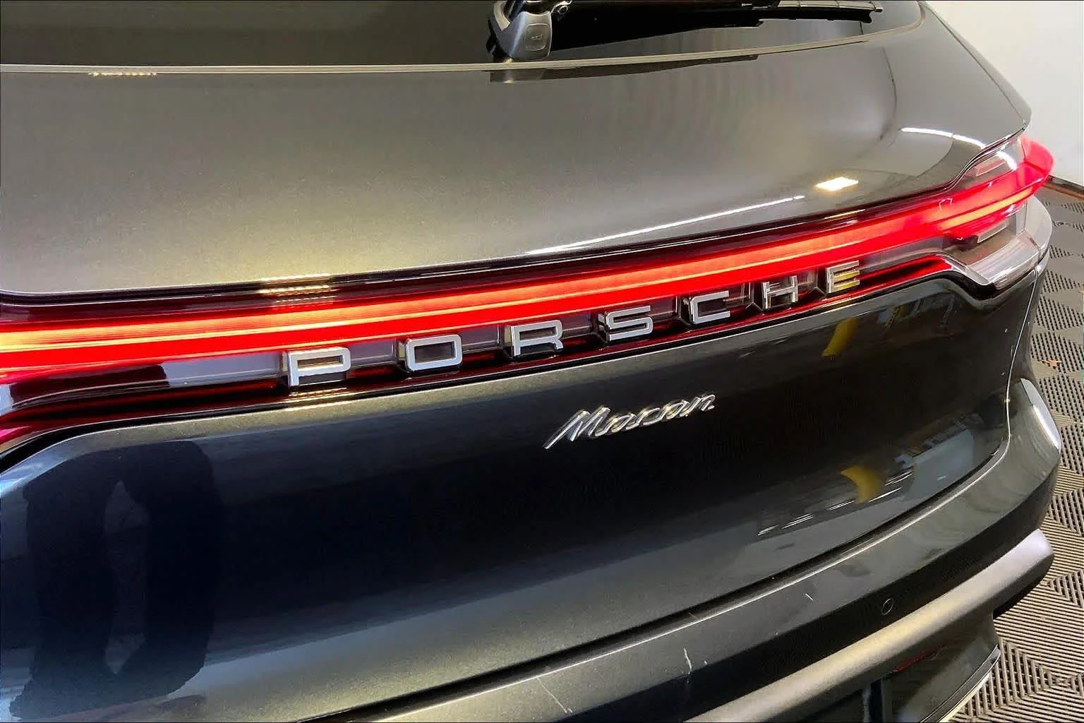 Used 2024 Volcano Grey Metallic Porsche  image 33