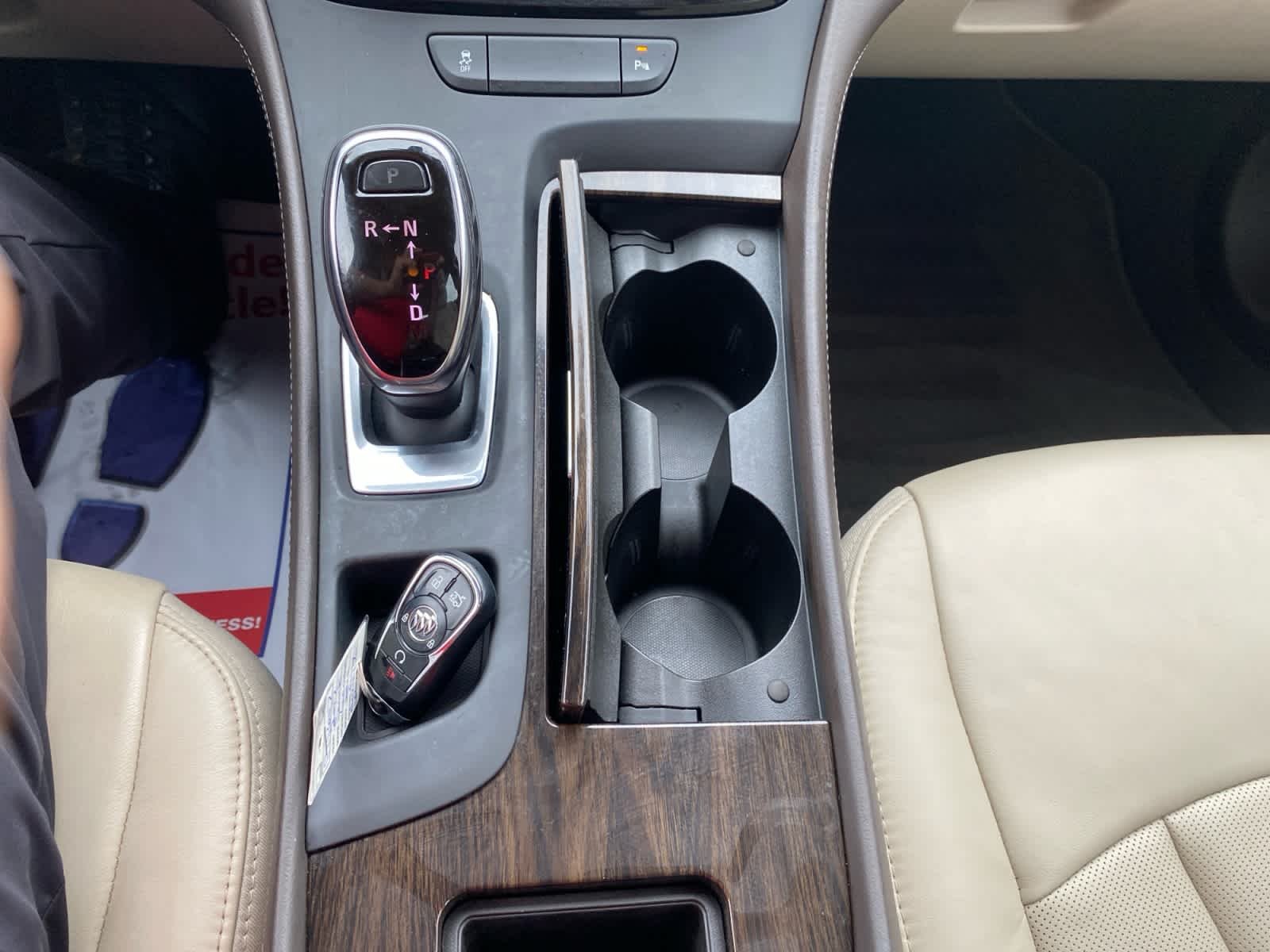 Used 2017 Pepperdust Metallic Buick Essence image 29
