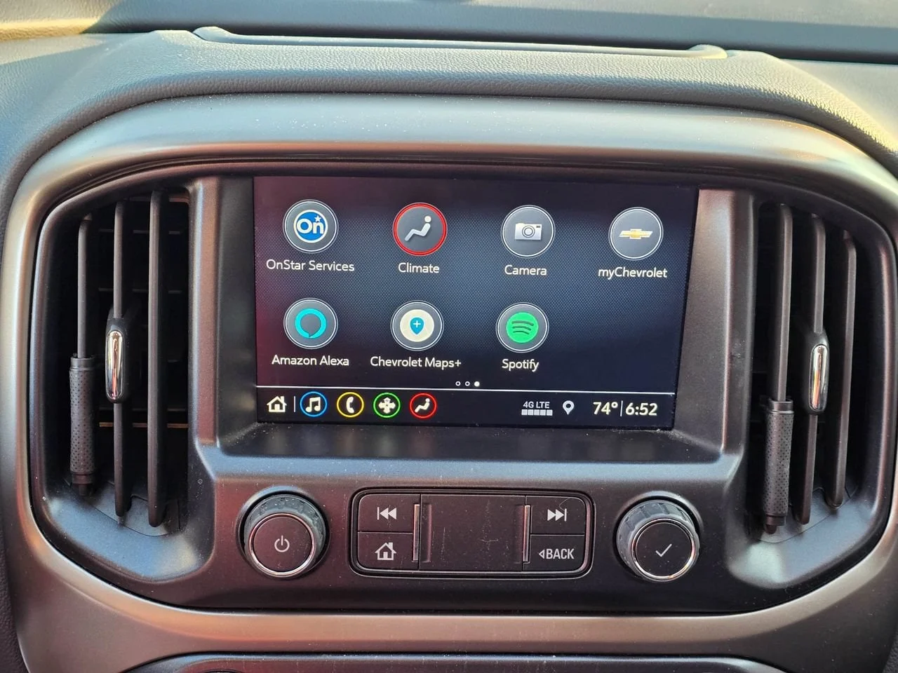 Used 2022 Summit White Chevrolet Z71 image 15