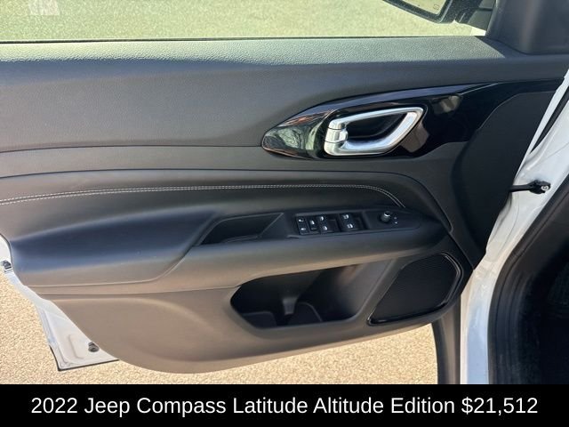 Used 2022 Bright White Clearcoat Jeep Latitude image 14