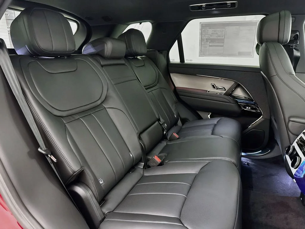 New 2026 Firenze Red Land Rover Dynamic SE image 28