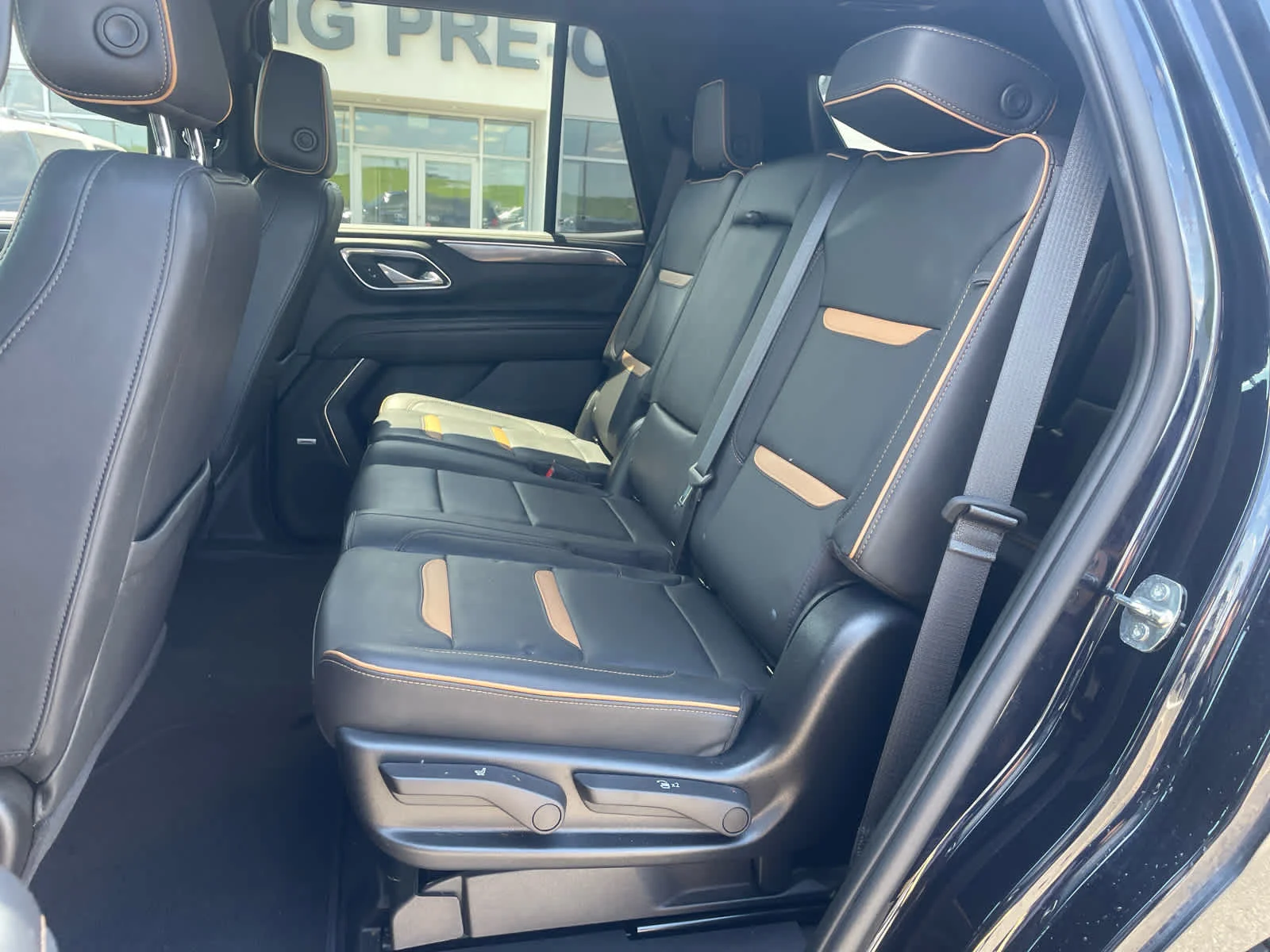 2023 GMC Yukon AT4 - Photo 10