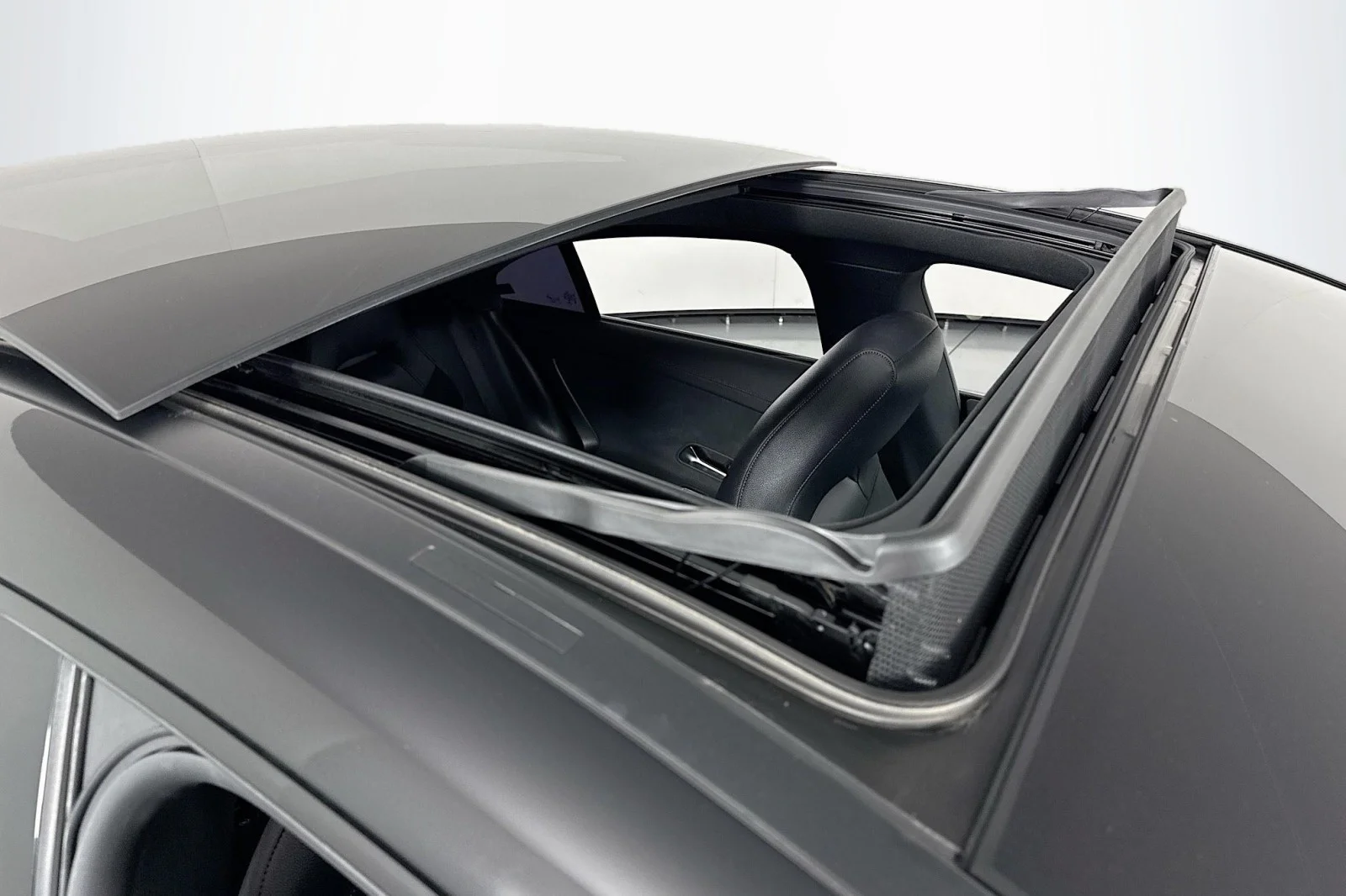 Used 2023 Night Black Mercedes-Benz CLA 250 image 22