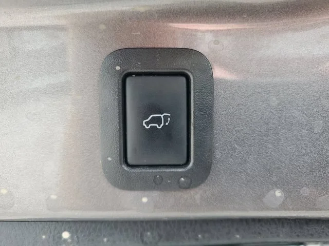 Used 2017 Predawn Gray Mi Toyota XLE image 33