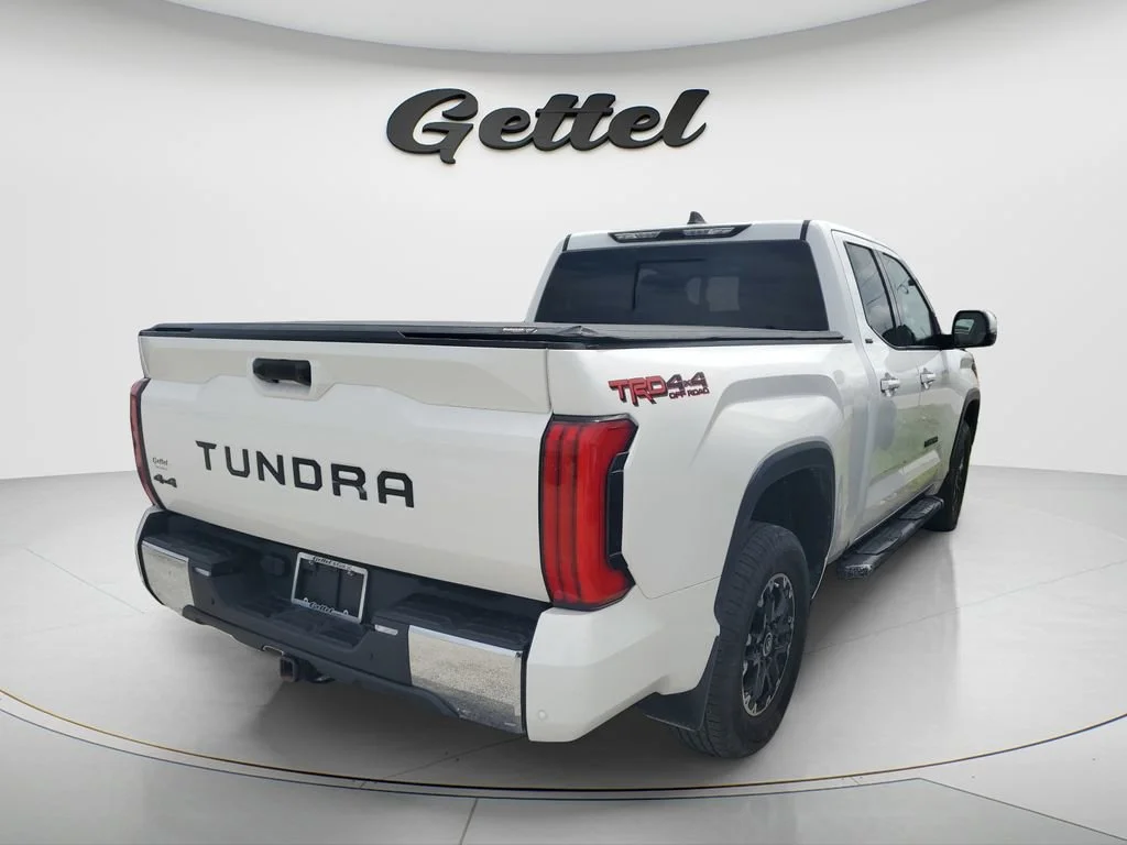 Used 2022 White Toyota SR5 image 3