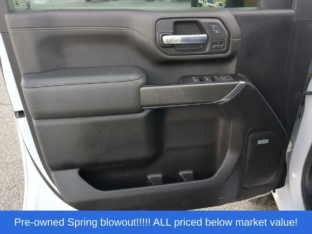 Used 2022 White GMC AT4 image 20